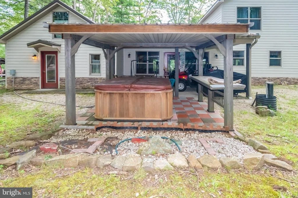 Photo of 495 WHITE OAK DRIVE