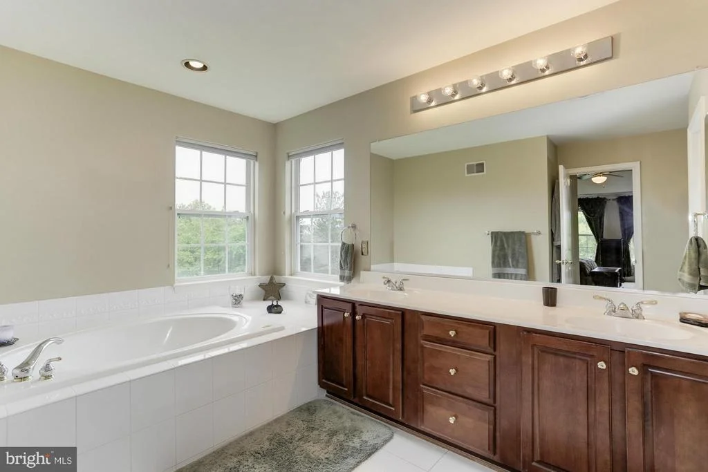 Photo of 5928 SPRING LEAF COURT