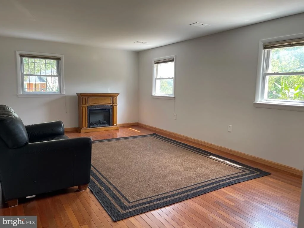 Photo of 2407 HAYDEN DRIVE