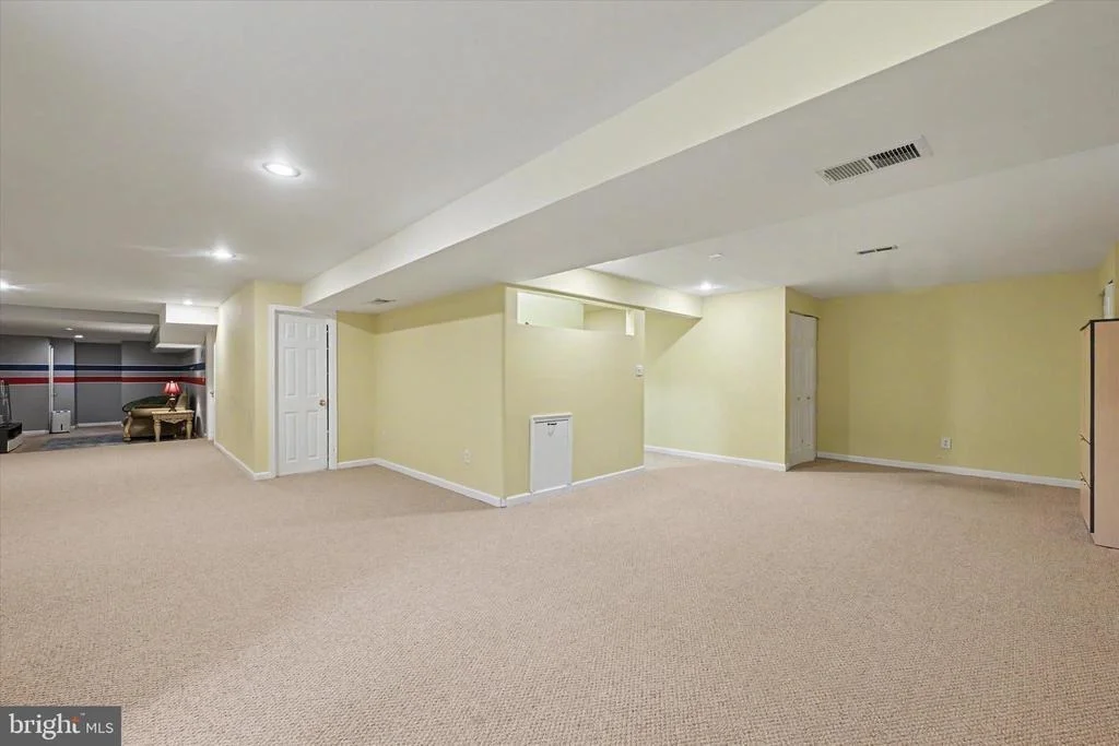 Photo of 8033 CREST ROAD