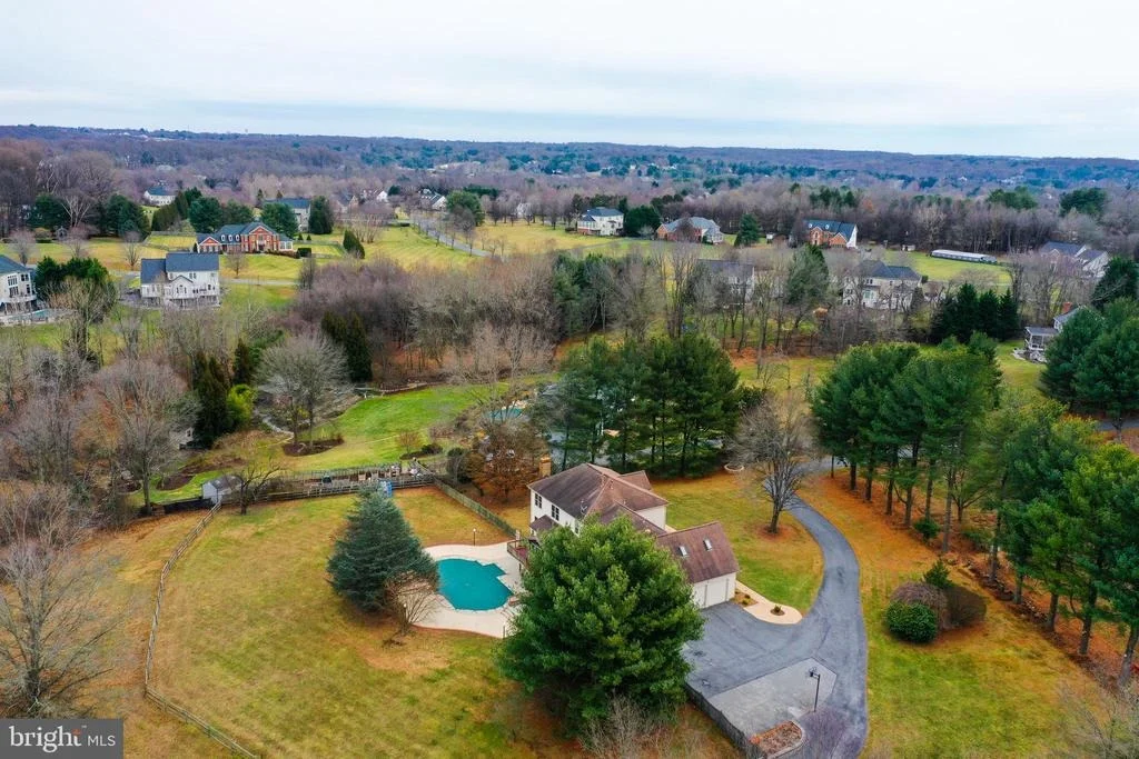Photo of 9409 THORNEDIKE DRIVE