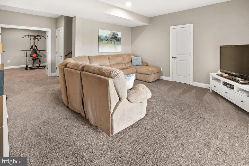 Photo of 8702 HAWBOTTOM ROAD