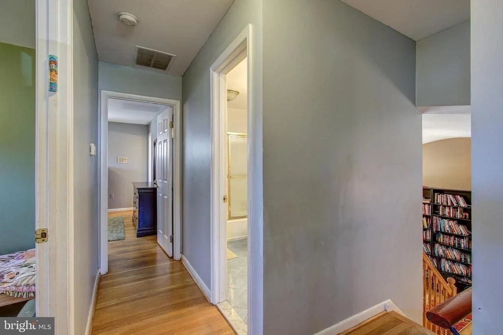 Photo of 906 LAMBERTON DRIVE