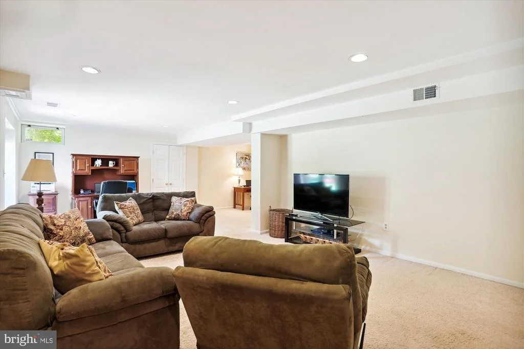 Photo of 18521 AZALEA DRIVE