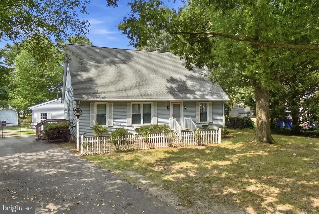 Photo of 912 BUCKINGHAM DRIVE