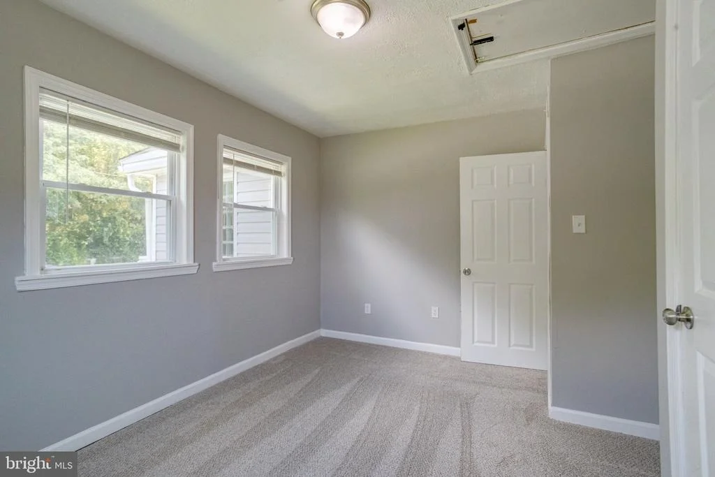 Photo of 215 GLIDER DRIVE