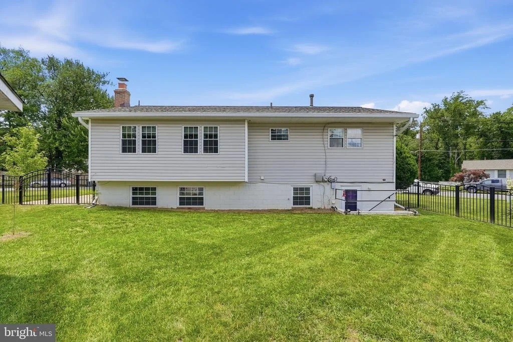 Photo of 7612 MAHONEY DRIVE