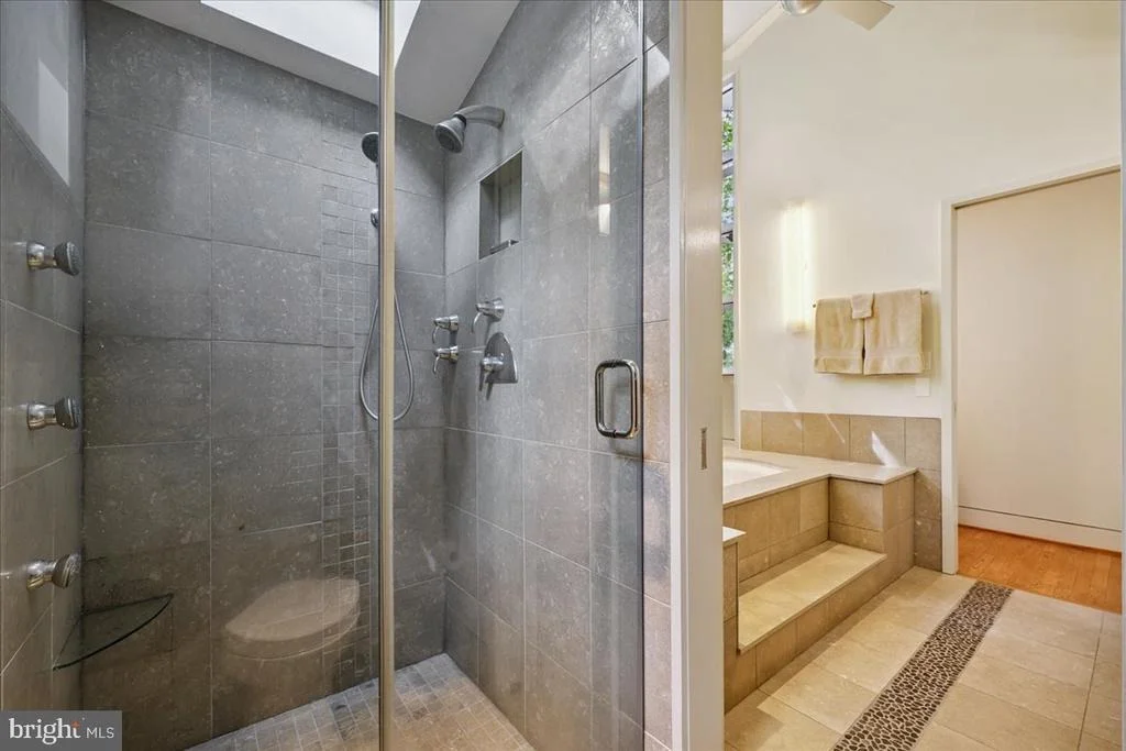 Photo of 1212 WOODSIDE PARKWAY