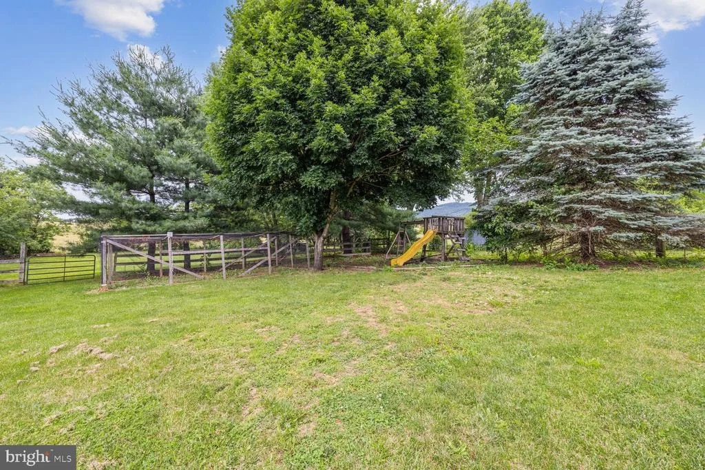 Photo of 6155 KING ROAD