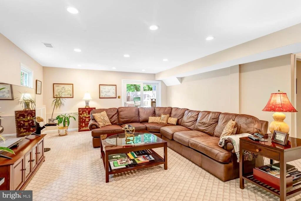 Photo of 4401 DOLPHIN LANE