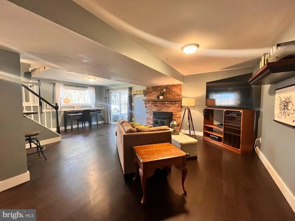 Photo of 1363 MOYER ROAD