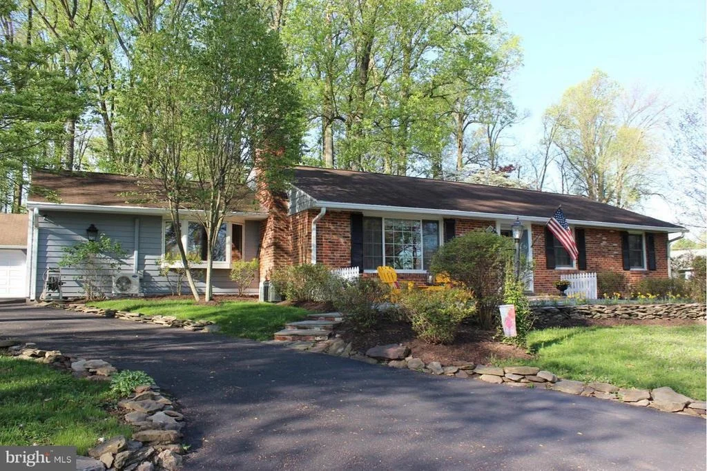 Photo of 2008 NORVALE ROAD