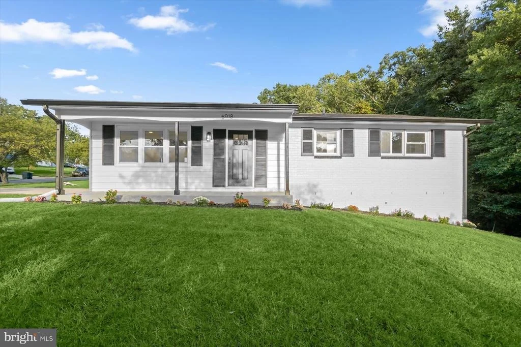 Photo of 5918 SOUTHGATE DRIVE