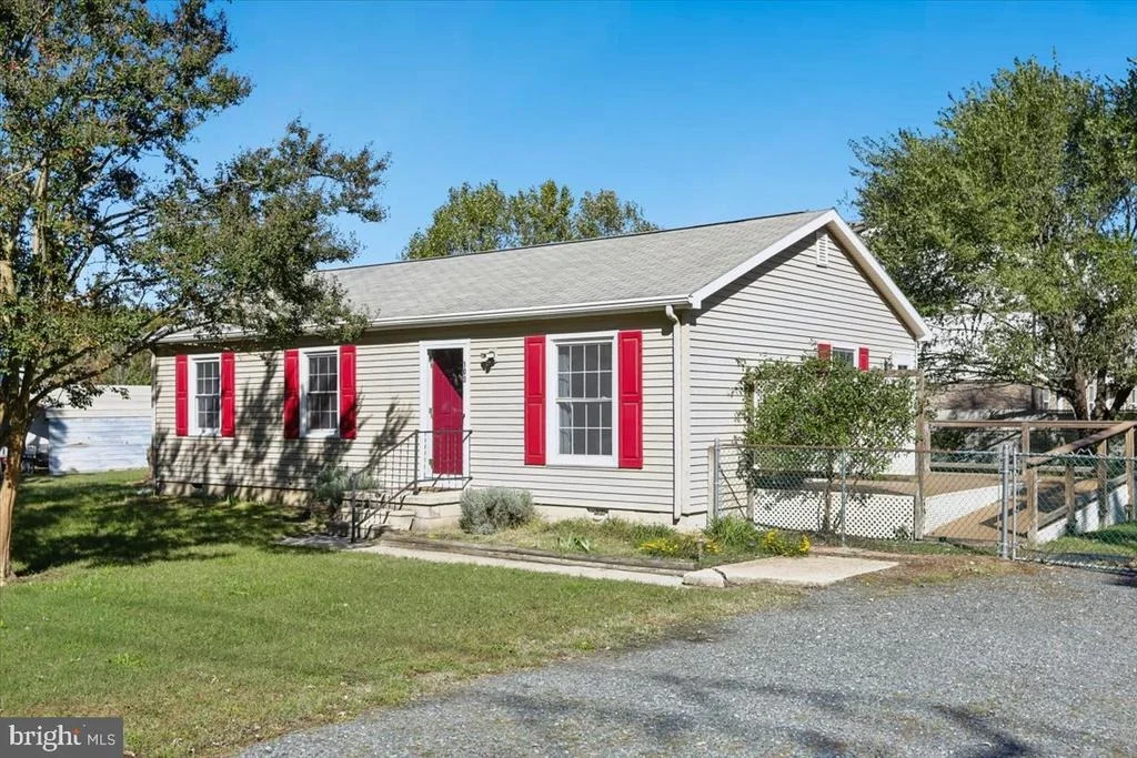 Photo of 103 HONEYSUCKLE DRIVE
