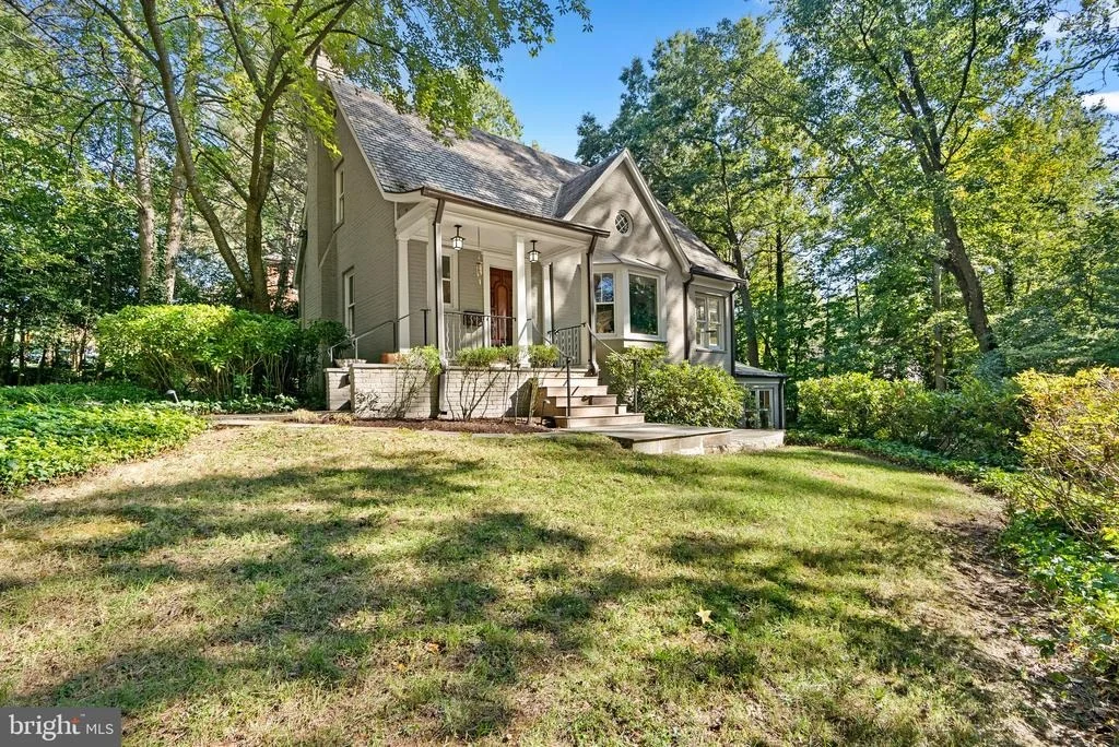 Photo of 1118 DALE DRIVE