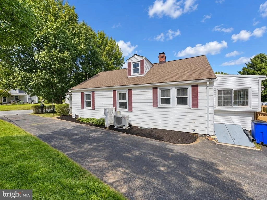 Photo of 8921 YELLOW SPRINGS ROAD