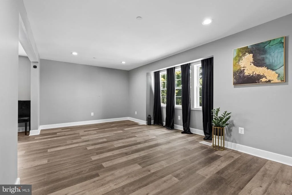 Photo of 209 W EDGEVALE ROAD