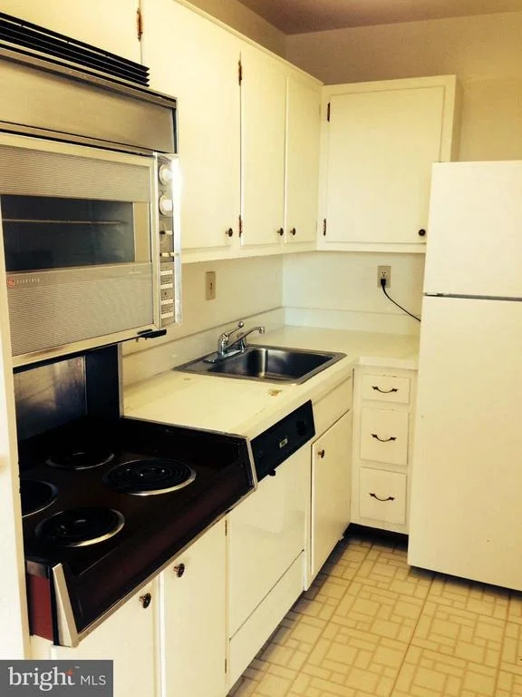 Photo of Unit 1106 at 9701 FIELDS ROAD