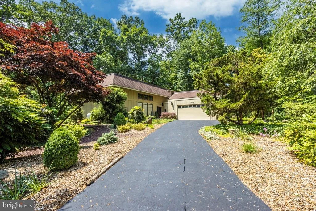 Photo of 13800 CREST HILL LANE