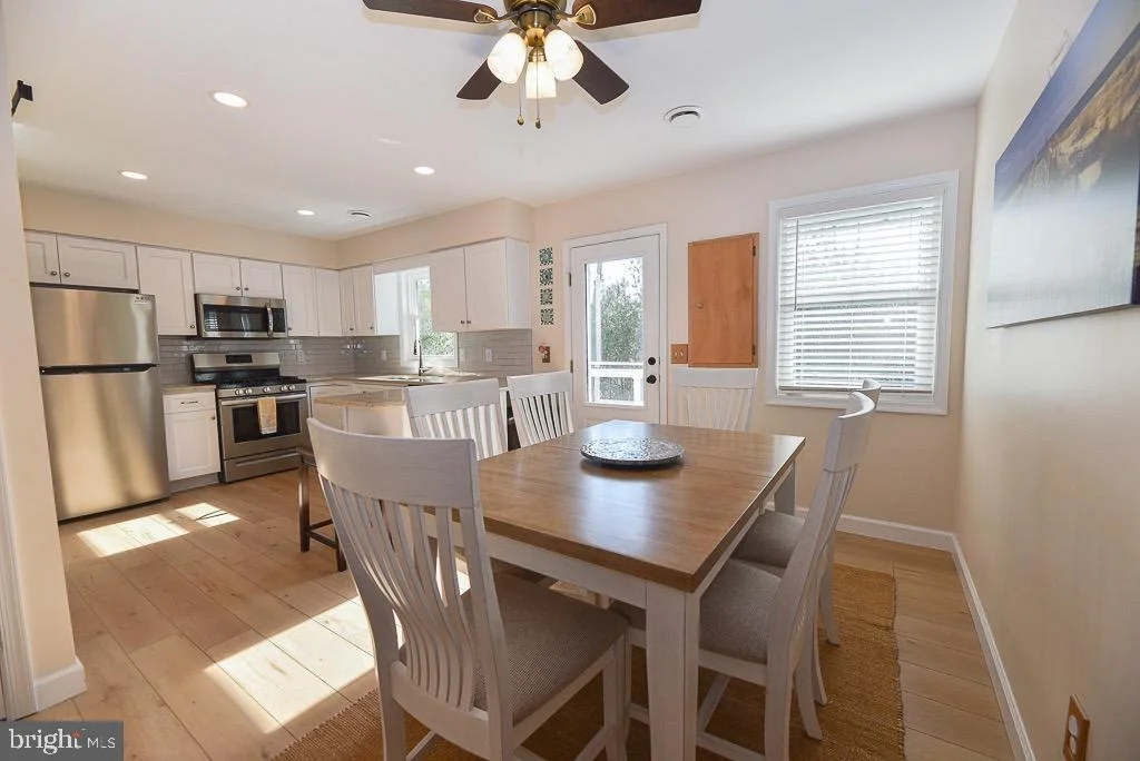 Photo of 956 LAKE VIEW DRIVE