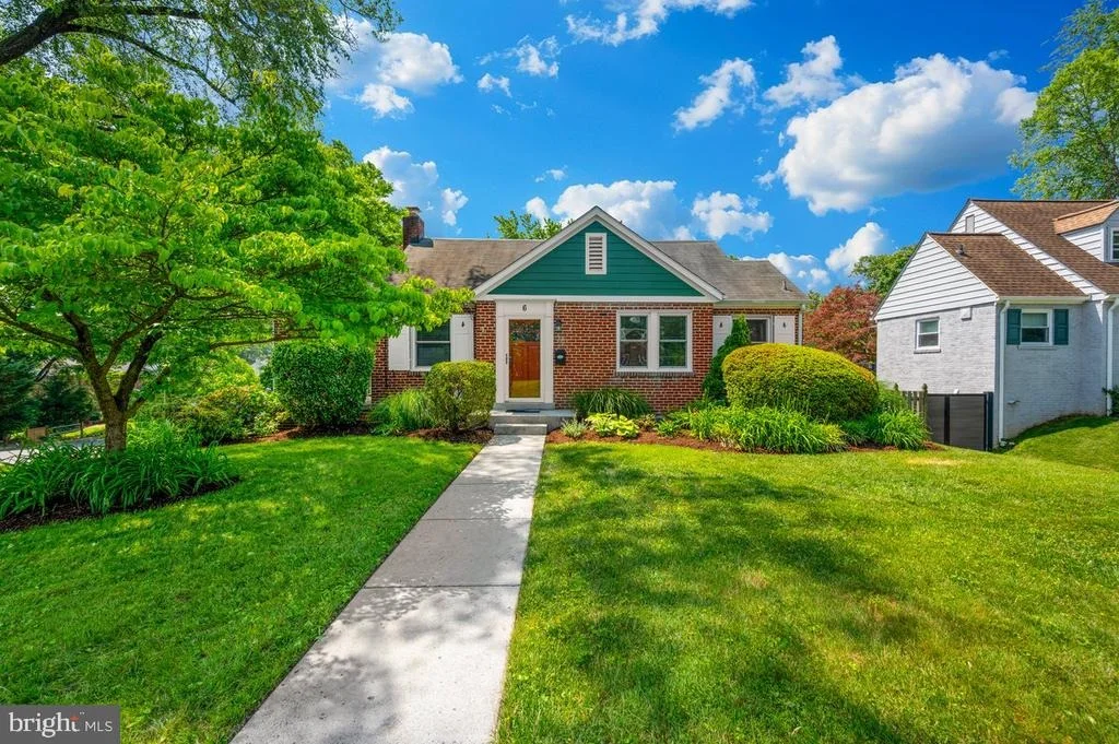 Photo of 6 E HAMILTON AVENUE