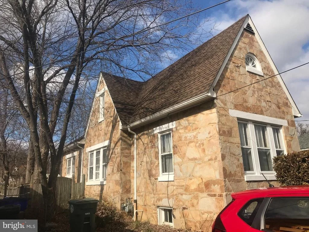 Photo of 915 MOTTER PLACE