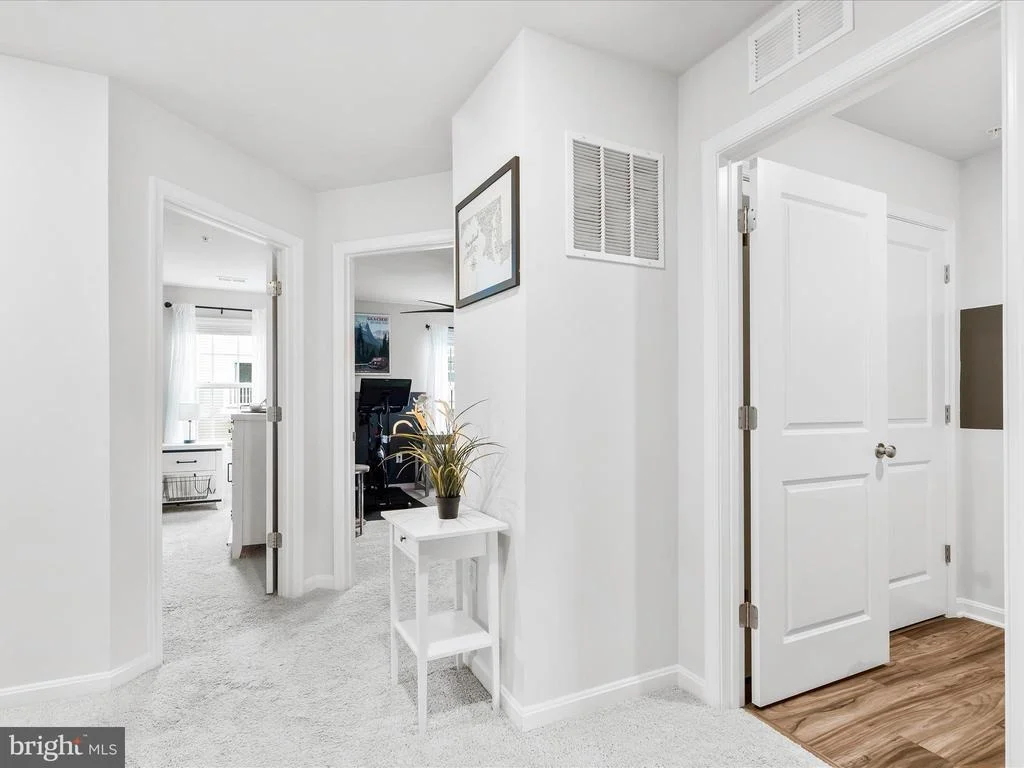Photo of 2051 POMONA WAY