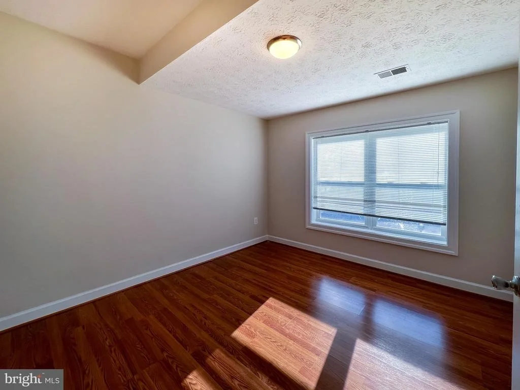 Photo of 1800 LAWNVIEW DRIVE