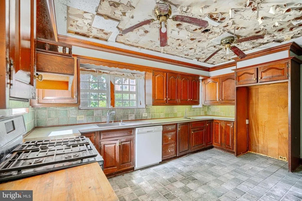 Photo of 15 W COLD SPRING LANE
