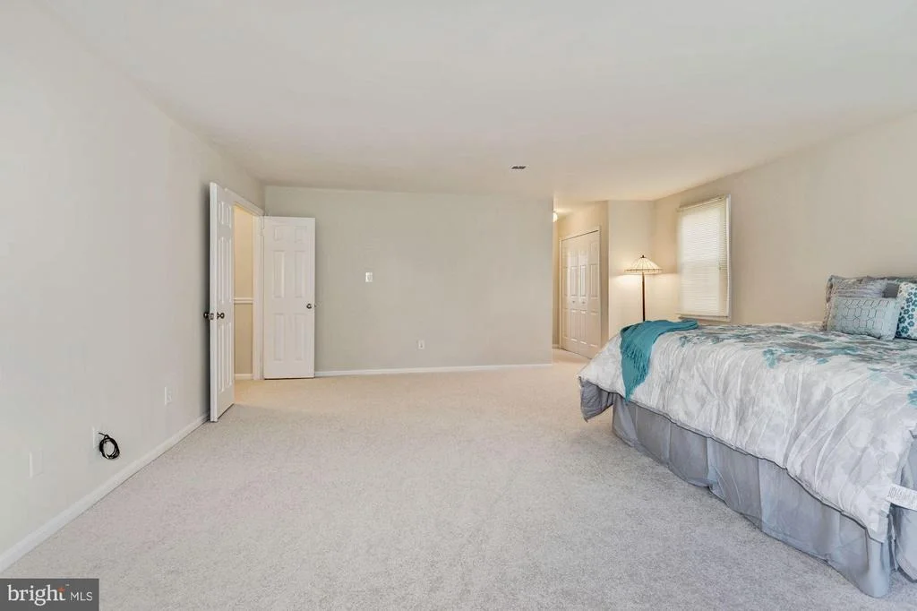 Photo of 11933 RIDERS LANE