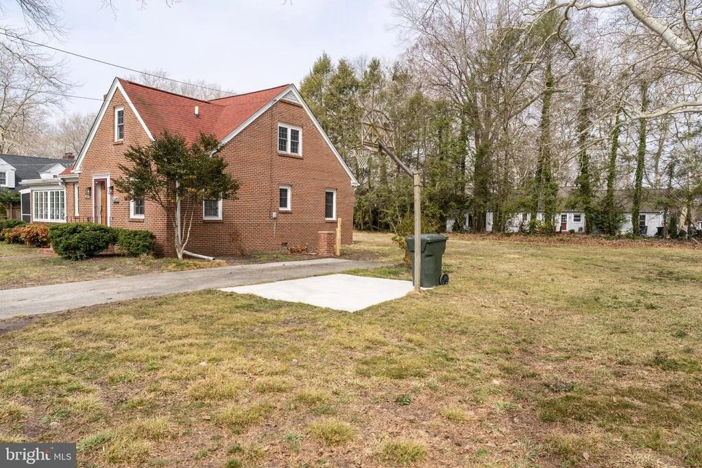 Photo of 227 PINEHURST AVENUE