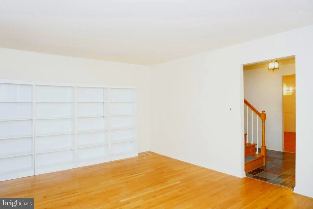 Photo of 1304 CHEZ COURT