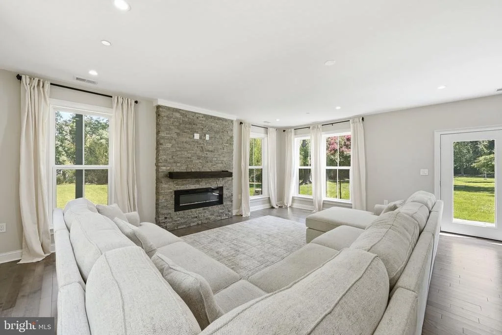 Photo of 1211 LINTON LANE