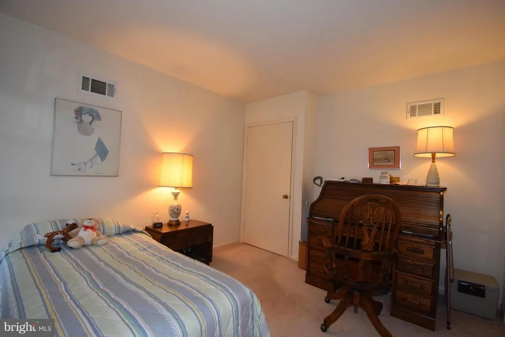 Photo of Unit 682D at 3330 GLENEAGLES DRIVE