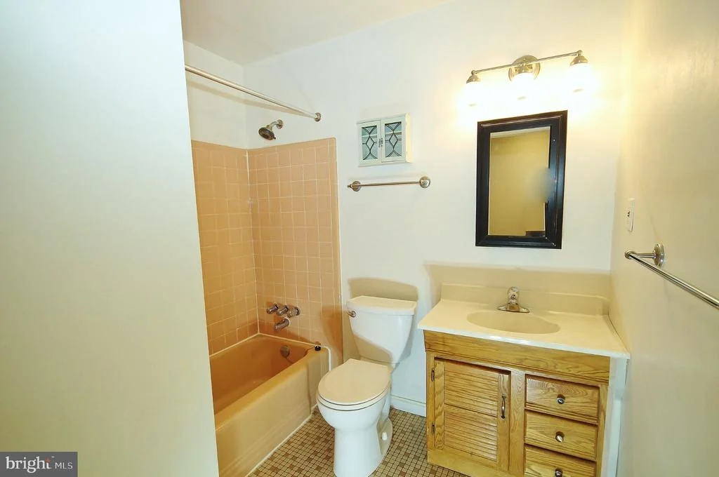 Photo of 5504 INVERCHAPEL ROAD