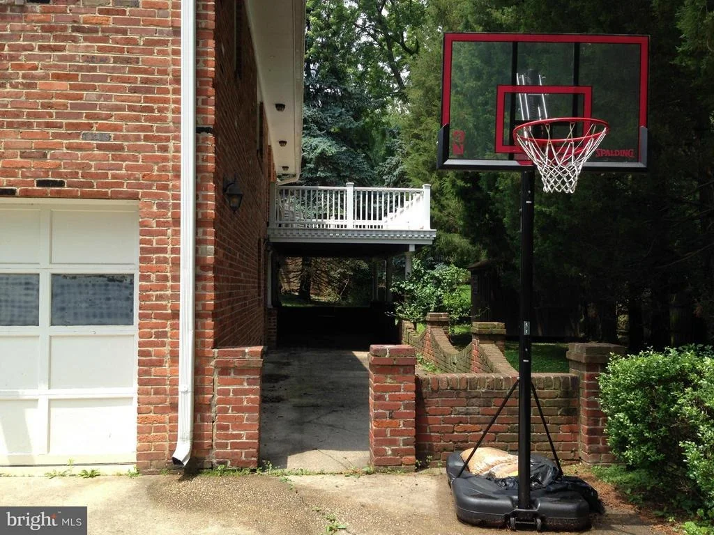 Photo of 901 ANNMORE DRIVE