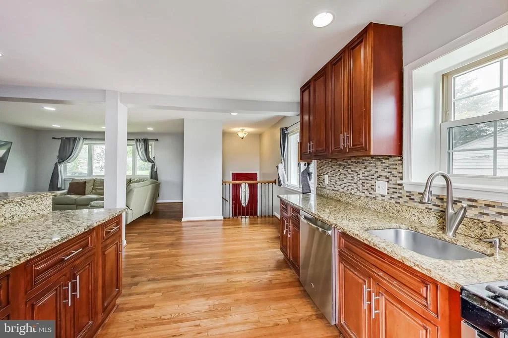 Photo of 13304 DAUPHINE STREET