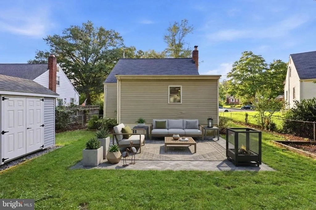 Photo of 10419 GRANDIN ROAD