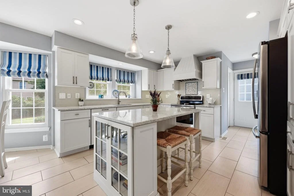 Photo of 6913 SOVEREIGN PLACE