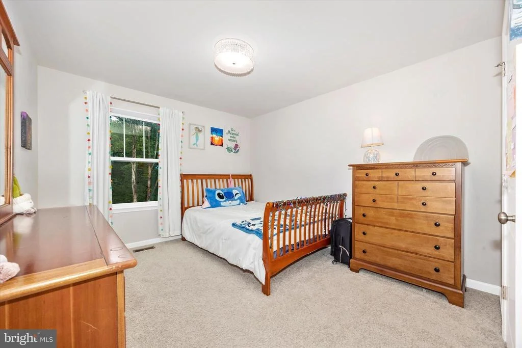 Photo of 5613 ZOE LANE