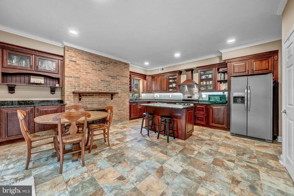 Photo of 1502 HIGHWOOD DRIVE
