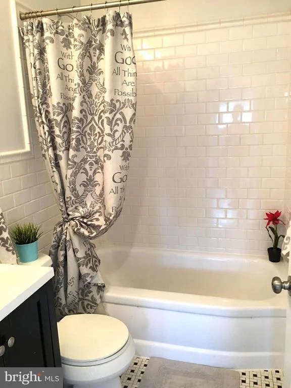 Photo of 1033 MARKSWORTH ROAD