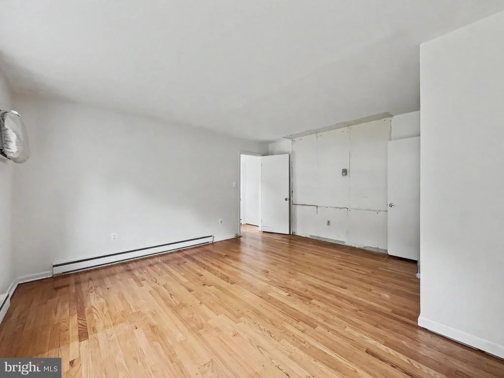 Photo of 1318 DENBY ROAD