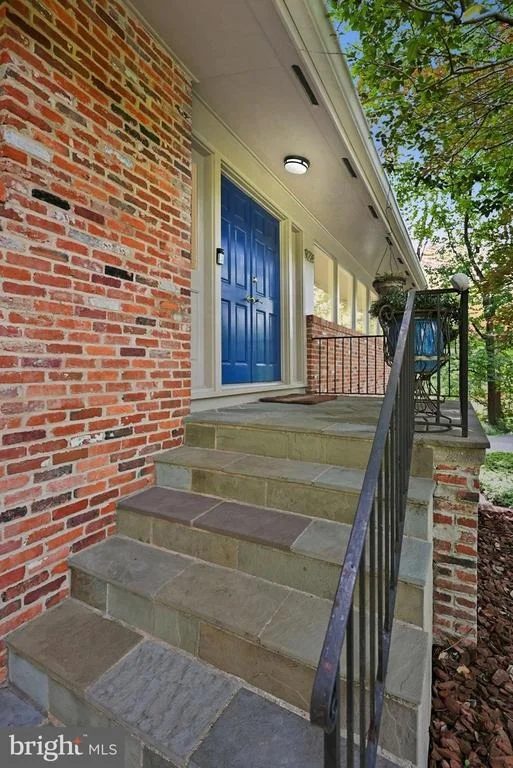 Photo of 9228 FARNSWORTH DRIVE