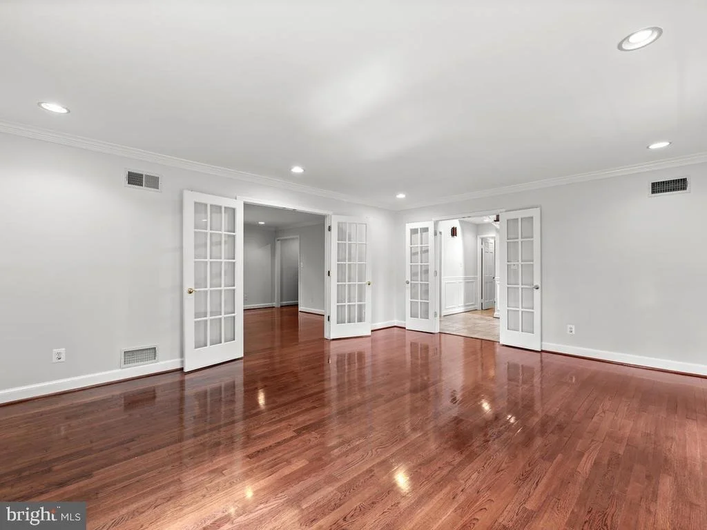 Photo of 3713 QUEEN MARY DRIVE