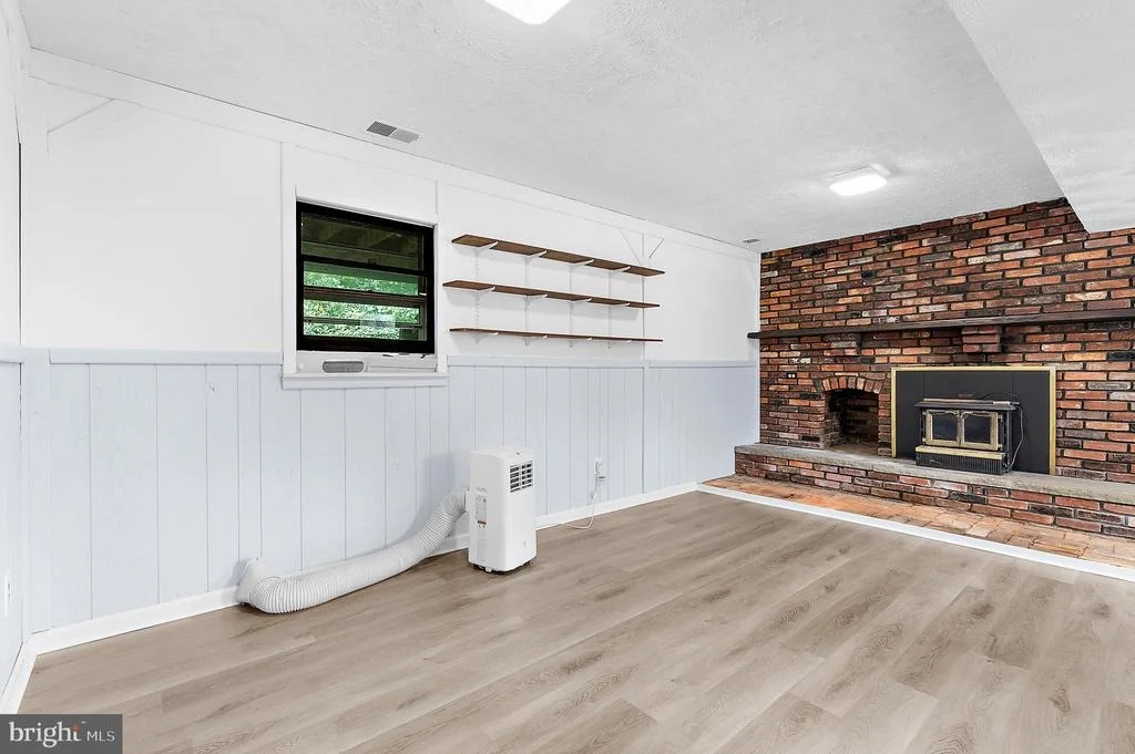 Photo of 130 CIRCLE ROAD