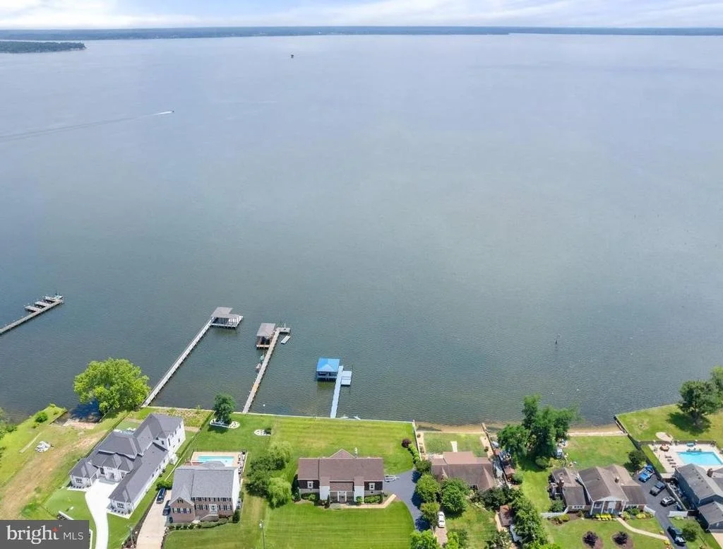 Photo of 909 BAY CIRCLE
