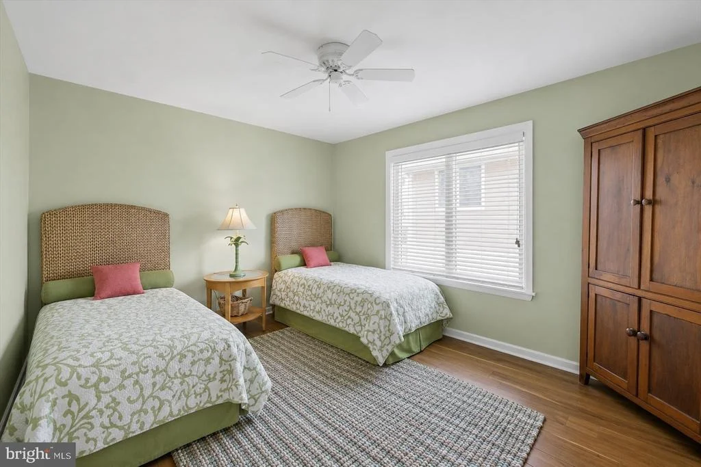 Photo of 36793 BAYSIDE DRIVE