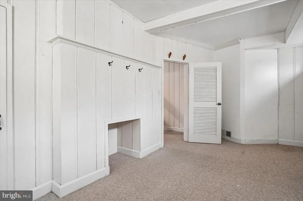 Photo of 322 CLOPSTON HILL