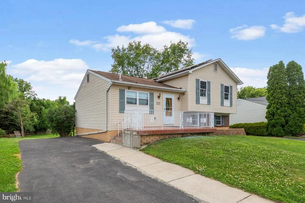 Photo of 8220 HEDGE APPLE WAY
